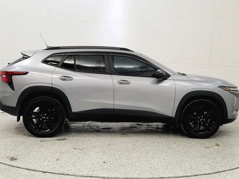 Used 2025 Chevrolet Trax ACTIV w/ Driver Confidence Package image 8