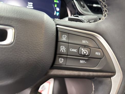 Used 2023 Jeep Grand Cherokee 4WD 4xe image 25