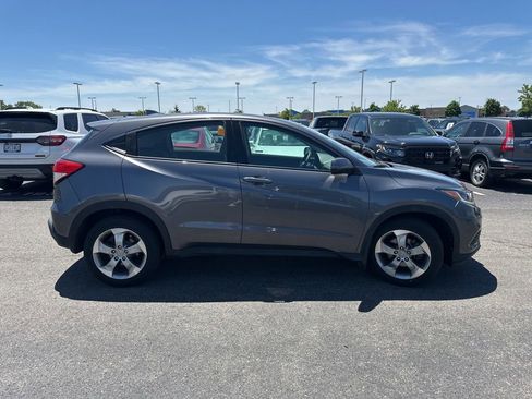Used 2019 Honda HR-V LX image 11