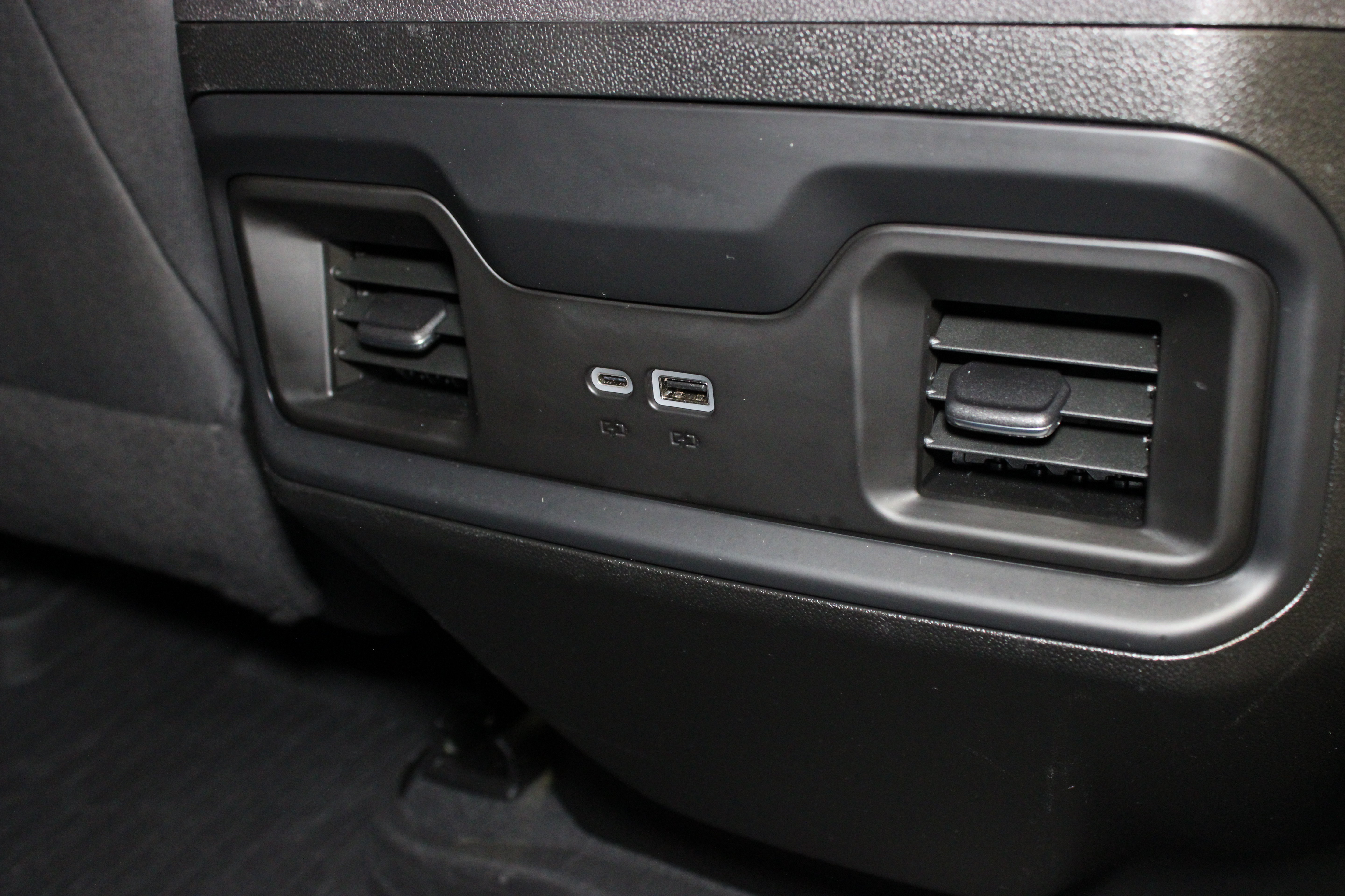 Used 2024 Chevrolet Silverado 1500 RST AWD/4WD image 17