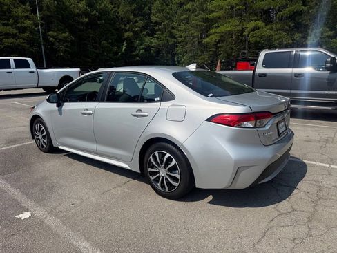 Used 2020 Toyota Corolla LE FWD image 5