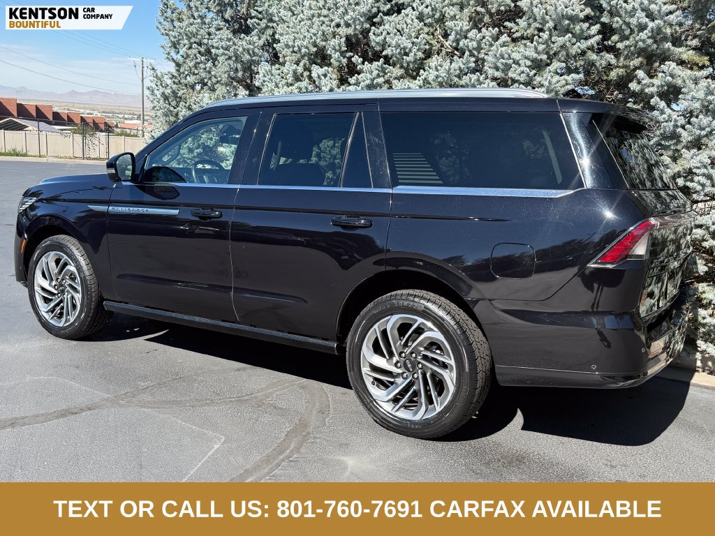 Used 2025 Lincoln Navigator Reserve AWD/4WD image 5