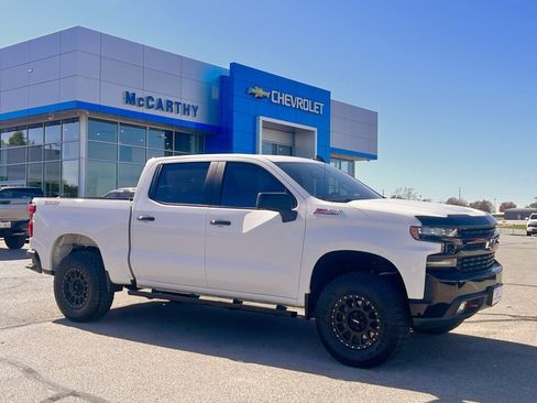 Used 2019 Chevrolet Silverado 1500 LT Trail Boss image 2