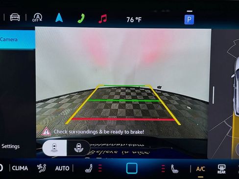 New 2025 Volkswagen Tiguan SE image 16