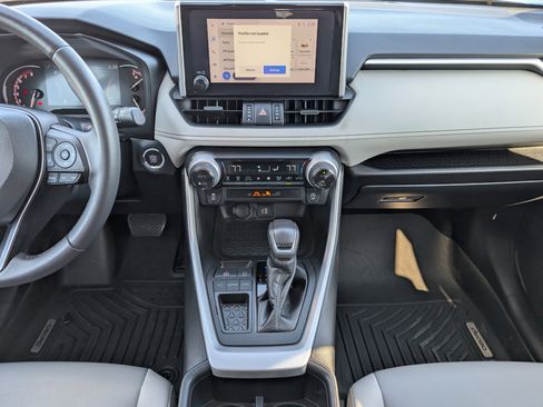 Used 2023 Toyota RAV4 XLE Premium image 7