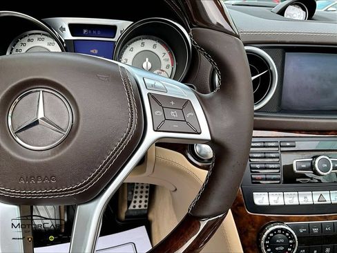 Used 2014 Mercedes-Benz SL 550 image 17