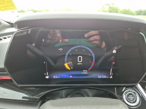 Used 2025 Chevrolet Trax RS w/ Driver Confidence Package image 18