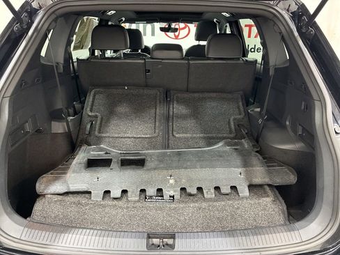 Used 2021 Volkswagen Tiguan SE R-Line w/ 3rd Row Seat Package AWD/4WD image 18