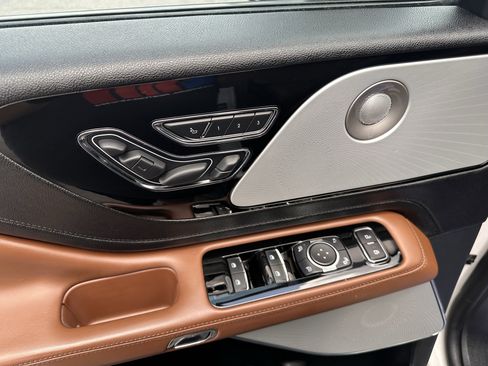 Used 2023 Lincoln Aviator Reserve w/ Equipment Group 201A AWD/4WD image 18