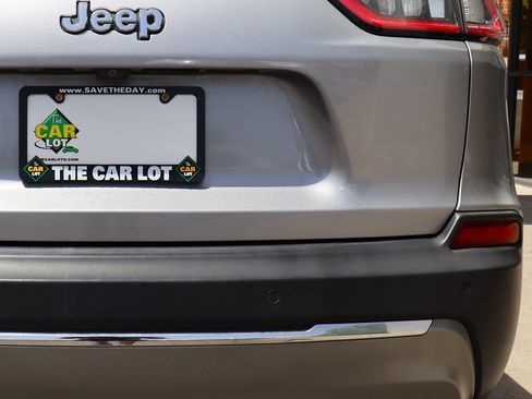 Used 2020 Jeep Cherokee Limited FWD image 20