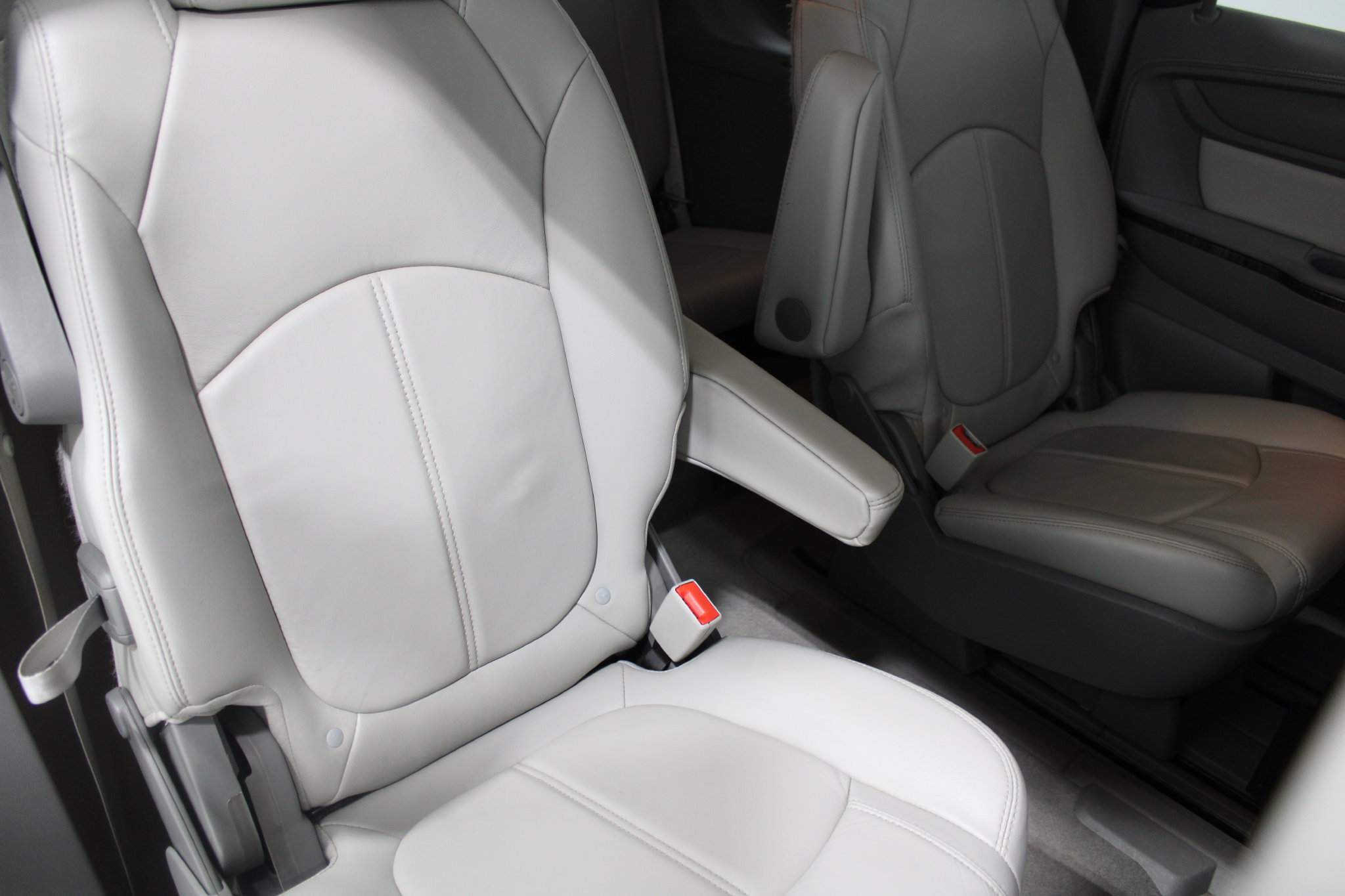 Used 2015 GMC Acadia SLT FWD image 26