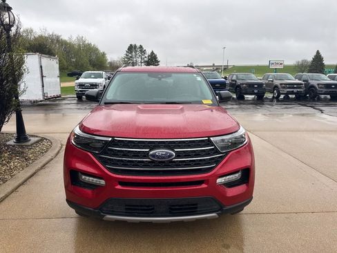 Used 2024 Ford Explorer XLT w/ Equipment Group 202A AWD/4WD image 2