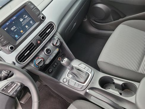 Used 2018 Hyundai Kona SEL image 33