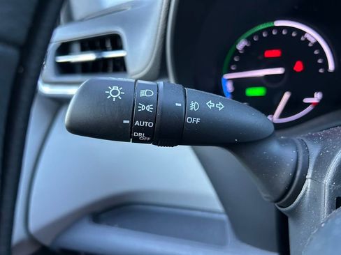 Used 2024 Toyota Sienna XLE FWD image 22