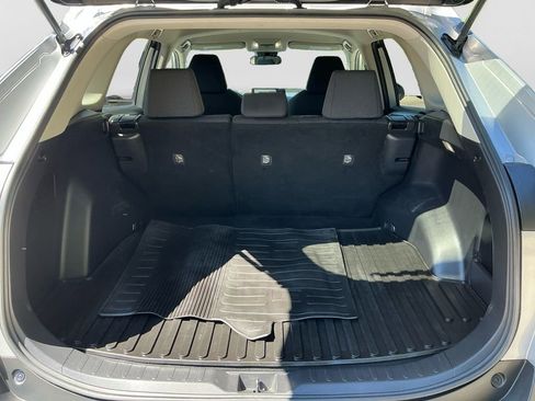 Used 2022 Toyota RAV4 LE AWD/4WD image 17