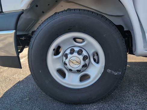 New 2026 Chevrolet Express 2500 w/ Driver Convenience Package RWD image 37
