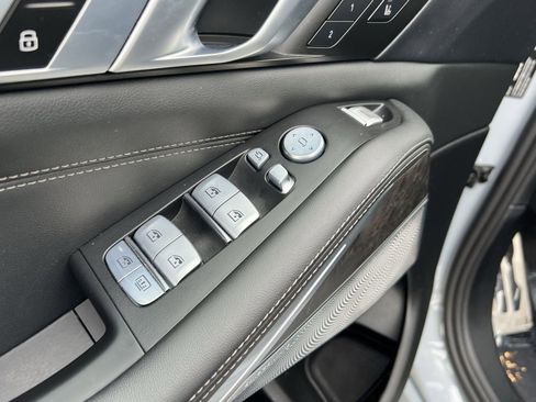 Used 2024 BMW X7 M60i w/ Executive Package image 16