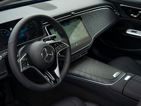 New 2026 Mercedes-Benz E 350 4MATIC Sedan image 15