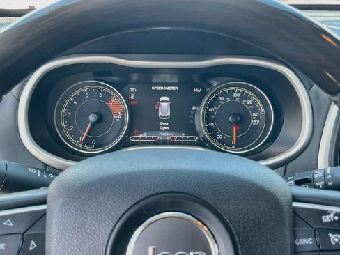 Used 2016 Jeep Cherokee Overland w/ Technology Group FWD image 11