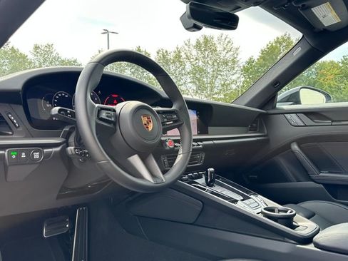 Used 2025 Porsche 911 Carrera image 27