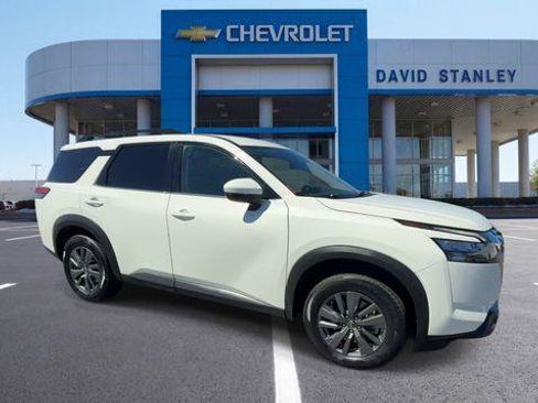 Used 2023 Nissan Pathfinder SV AWD/4WD image 9