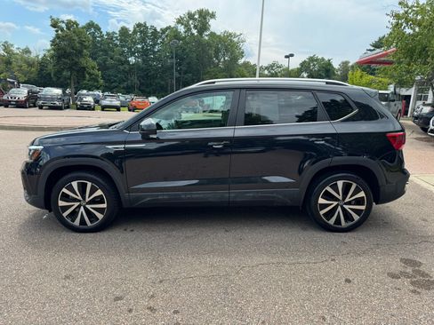 Used 2024 Volkswagen Taos SE FWD image 4