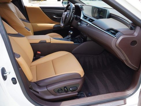 Certified 2021 Lexus ES 350 w/ Premium Package FWD image 14