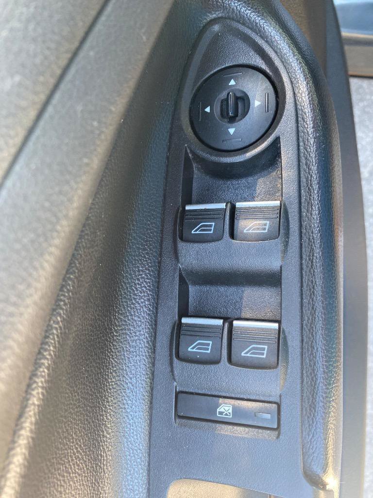 Used 2019 Ford Escape SE FWD image 35