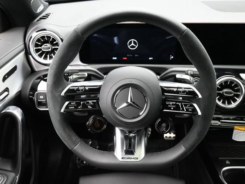 Used 2025 Mercedes-Benz CLA 35 AMG 4MATIC image 22