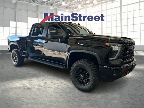 Used 2024 Chevrolet Silverado 2500 ZR2 w/ Technology Package AWD/4WD image 7
