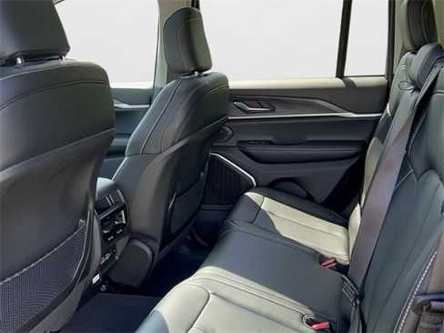 Used 2023 Jeep Grand Cherokee 4WD 4xe image 10