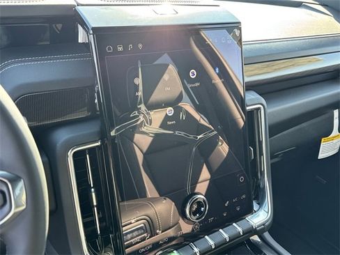 New 2026 GMC Yukon XL Elevation image 18