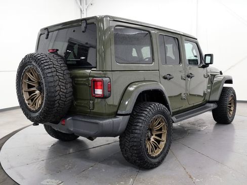 Used 2022 Jeep Wrangler Unlimited Sahara AWD/4WD image 7