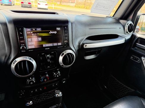 Used 2016 Jeep Wrangler Unlimited Sahara w/ Dual Top Group image 52