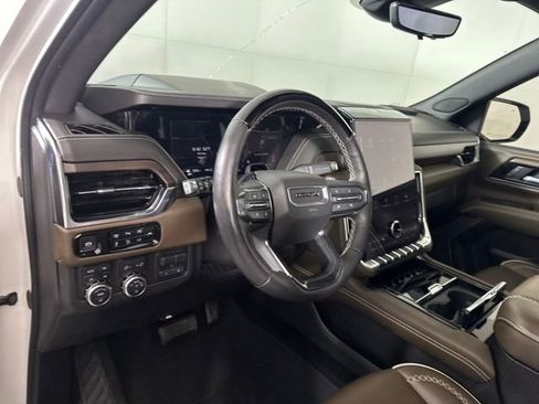 Used 2025 GMC Yukon Denali Ultimate w/ LPO, Floor Liner Package image 13