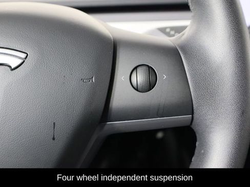 Used 2021 Tesla Model Y Long Range image 10