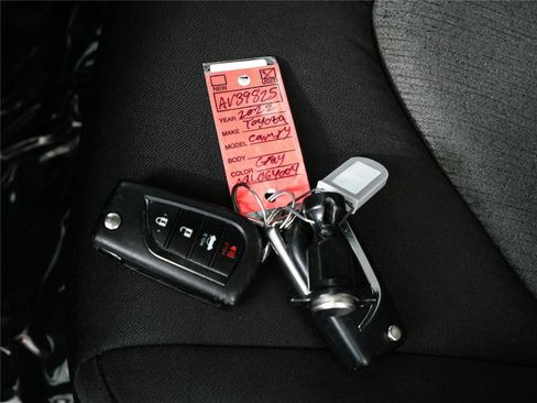 Used 2022 Toyota Camry LE FWD image 35