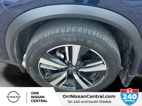 Used 2025 Nissan Rogue SL w/ SL Premium Package image 26