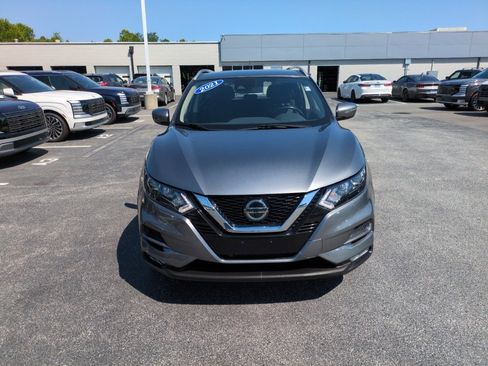 Used 2021 Nissan Rogue Sport SV AWD/4WD image 2