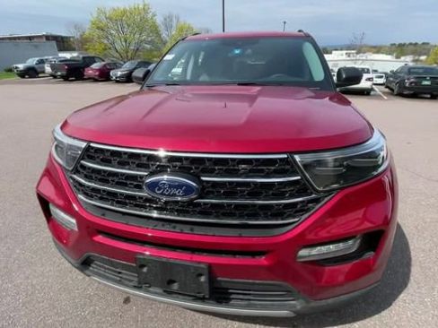 Used 2021 Ford Explorer XLT w/ Equipment Group 202A image 3