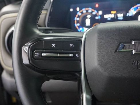 Used 2025 Chevrolet Colorado ZR2 w/ Technology Package AWD/4WD image 21