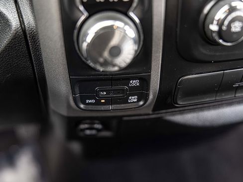 Used 2018 RAM 1500 Express AWD/4WD image 28