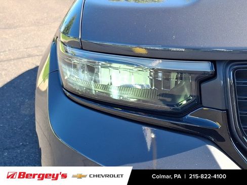 Used 2024 Jeep Grand Cherokee Altitude AWD/4WD image 11
