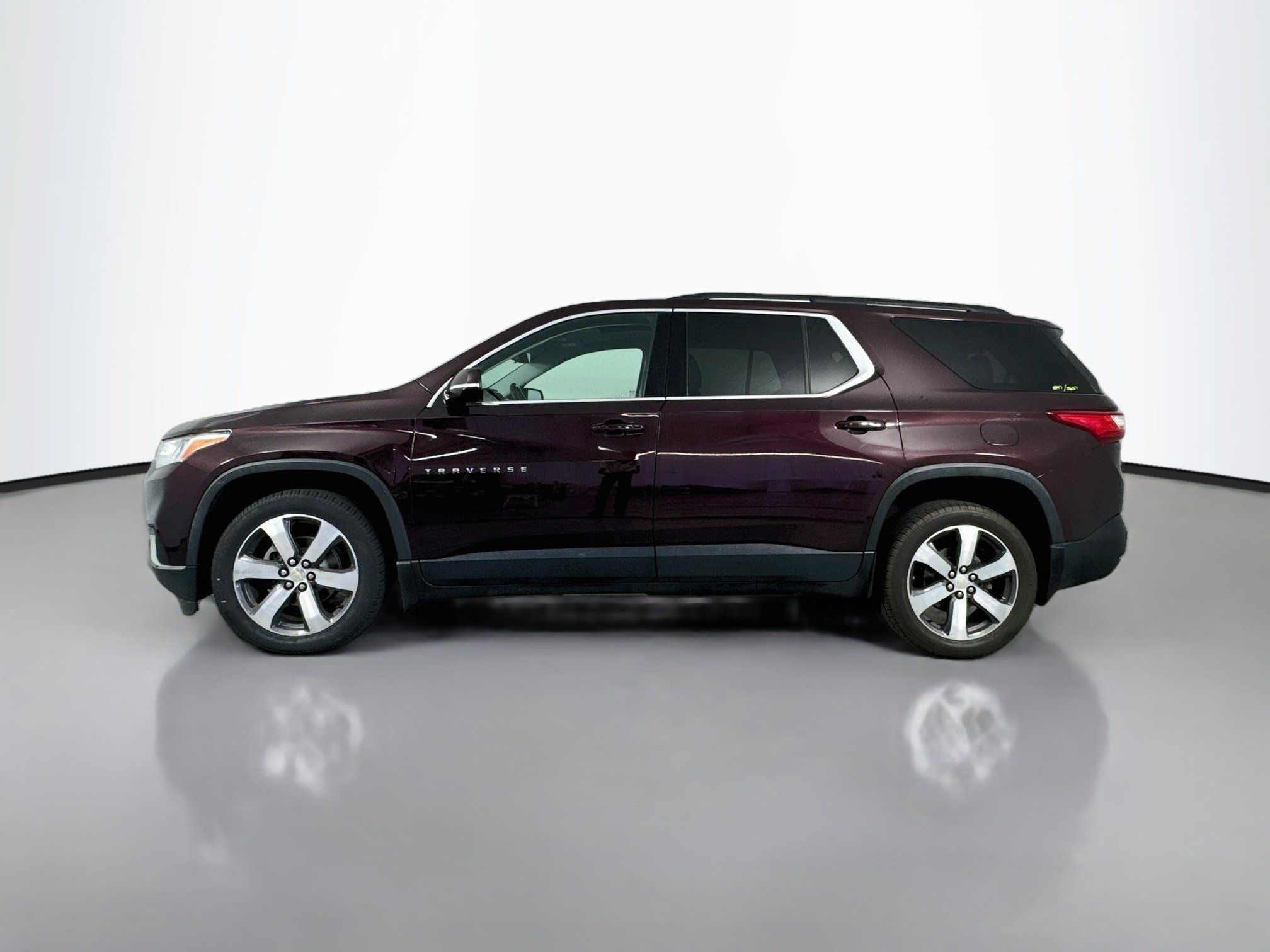 Used 2019 Chevrolet Traverse LT w/ LT Premium Package AWD/4WD image 4