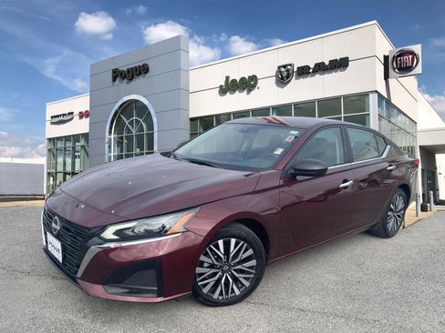 Used 2025 Nissan Altima 2.5 SV image 4