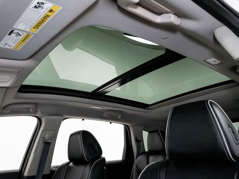 Used 2023 Acura MDX SH-AWD w/ Advance Package image 11