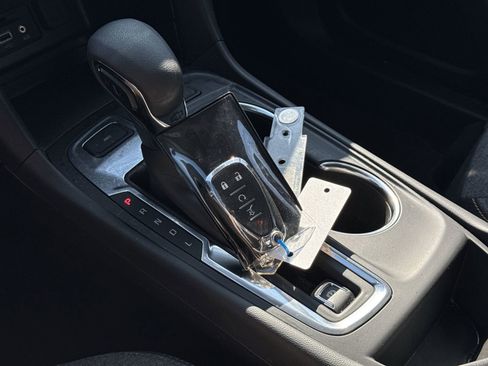 Used 2024 Chevrolet Equinox LT image 35