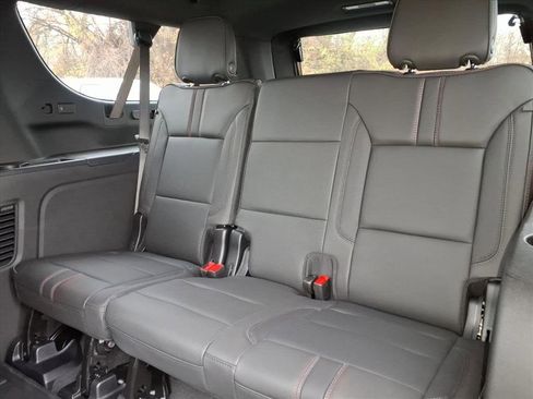 New 2026 Chevrolet Suburban RST image 16