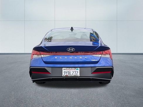 Certified 2026 Hyundai Elantra Limited FWD image 5