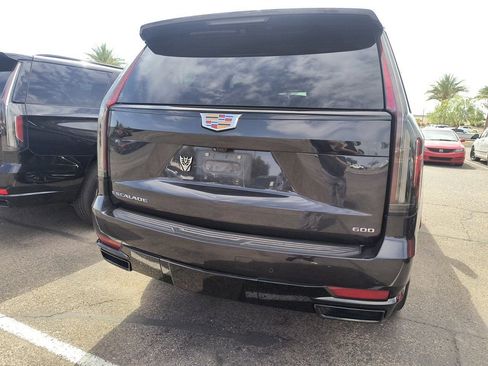 Certified 2022 Cadillac Escalade Sport Platinum image 5